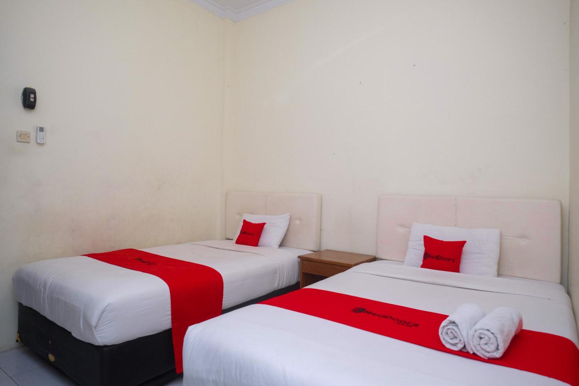 Reddoorz Syariah Near Pakuwon Mall Jogja Kejayan Экстерьер фото